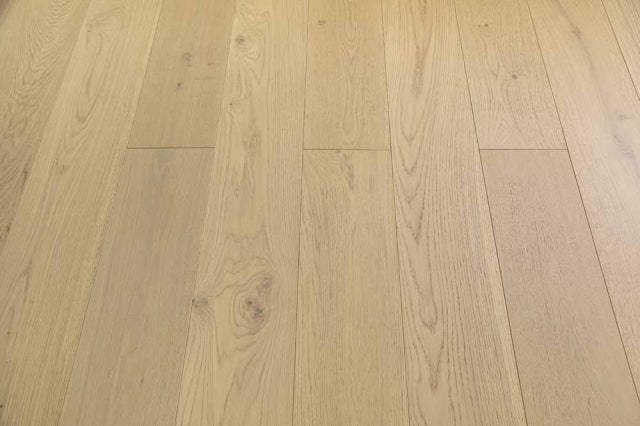 902 Euro Oak Engineered Wood 73" x 6.5" x 5/8", 4mm by VanDyck